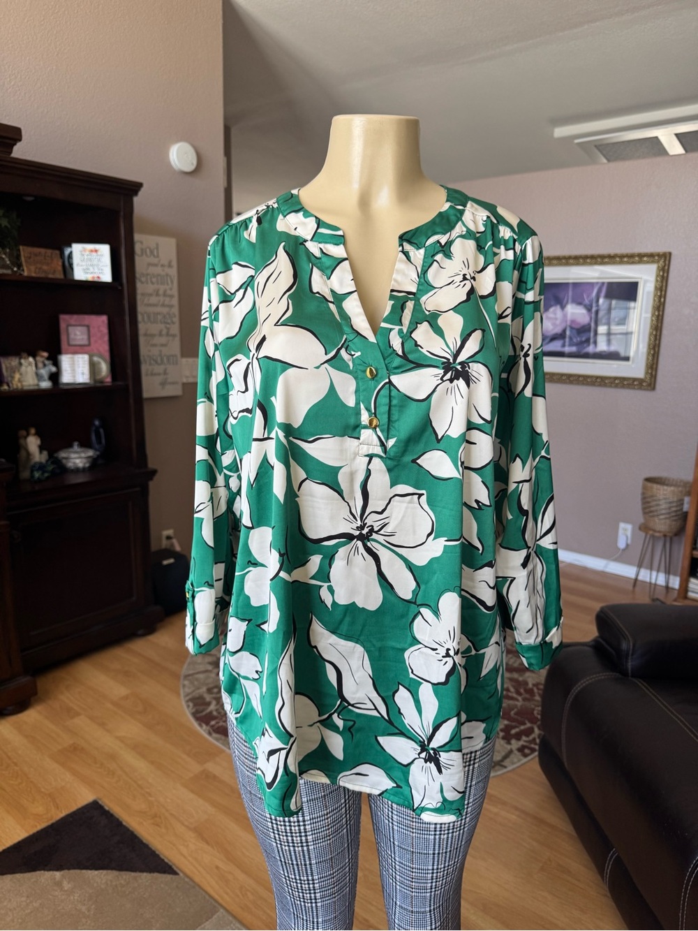 Flower & Feather green, black & white floral silky blouse-size 1X